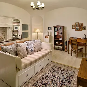 https://melody-apartman.egerhotels.net